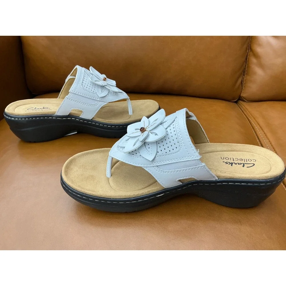 Clarks Merliah Kyla Sandal Womens 7.5W White Floral Wedge Thong 26187089